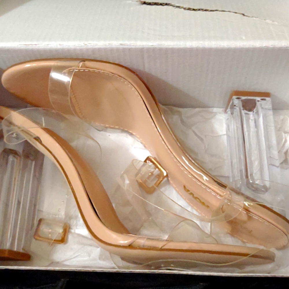 Brand New Fashion Nova Women's Shoes Size 7.5